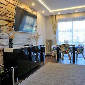Appartement Charming Ac 2-bedroom Center Family, Couples Friendly, Antibes